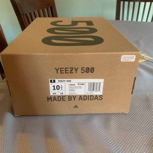 Yeezy 500 utility blacks